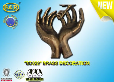 Nie.  BD029 Brass Hands Nagrobek Dekoracja Brązowy Akcesoria pogrzebowe Rozmiar 17,5 × 10 Cm Stop miedzi
